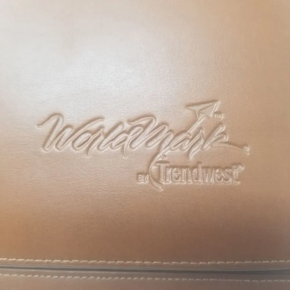 Worldmark By Trendwest Camel Brown Faux Leather Binder Portfolio Laptop Case